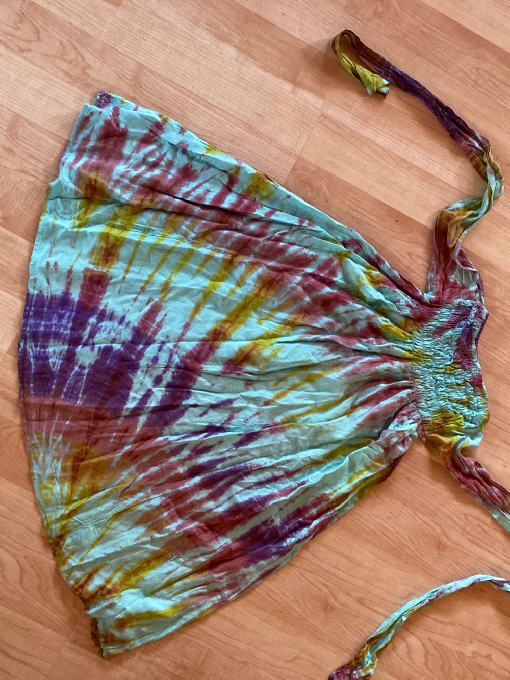 Women’s strapless tie-dye dress